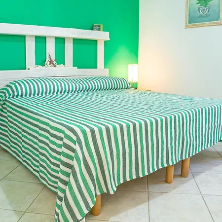 Apartment Salemi's Garden, Free Parking Iuns0217 Cala Gonone