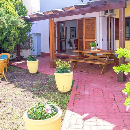 Salemi's Garden, Free Parking Iuns0217 * Cala Gonone
