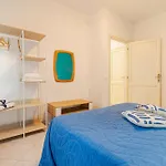 Salemi's Garden, Free Parking Iuns0217